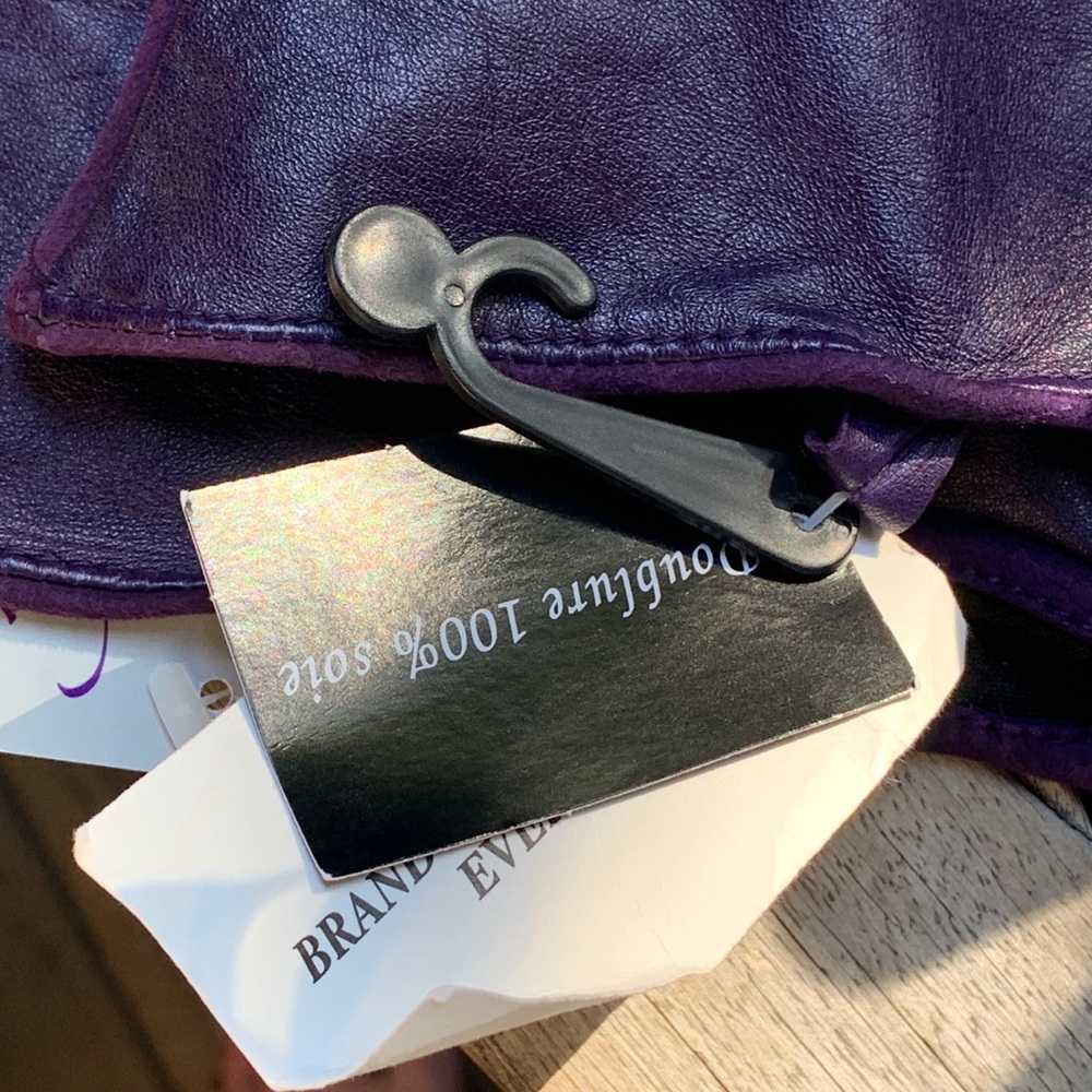 Ladies long purple gloves. Leather, silk lined. Fashion expressions. Size M. NWT - Picture 2 of 10